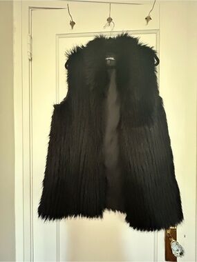 Gabby Isabella Black Faux Fur Teddy Vest